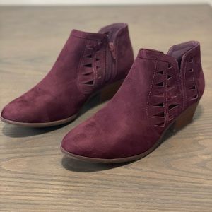 Woman’s Burgundy Boots - 10